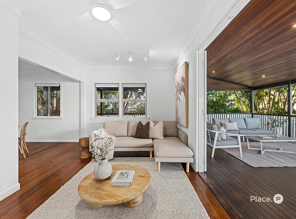 21 Houthem Street, Camp Hill, Qld 4152