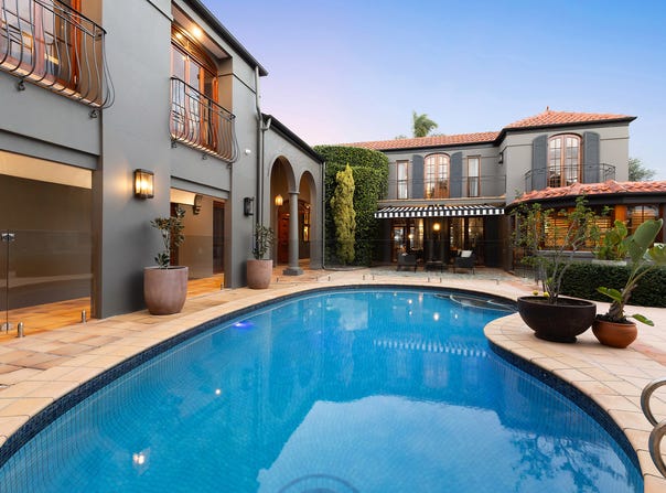 18 Binda Place, Sorrento, Qld 4217