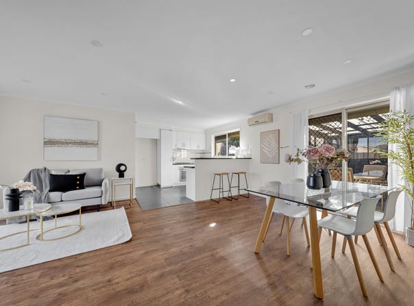 2/21 Parkview Close, Dandenong, Vic 3175