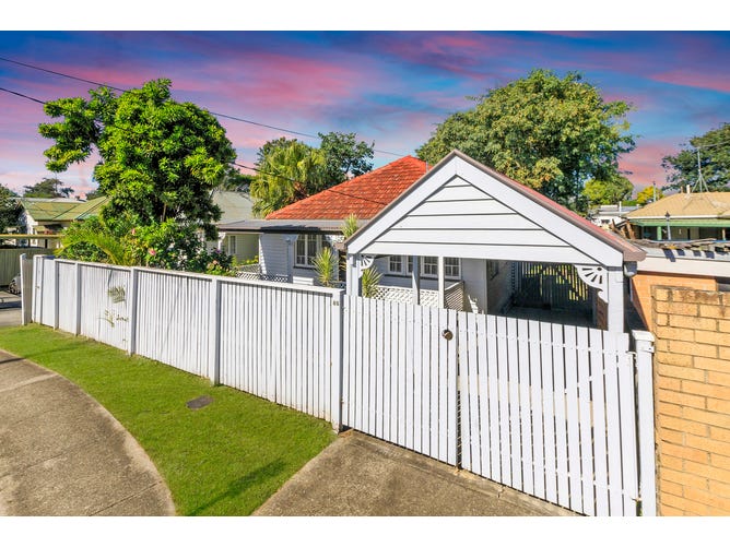 Bunnings Head Office, Queensland (07 3452 5600)