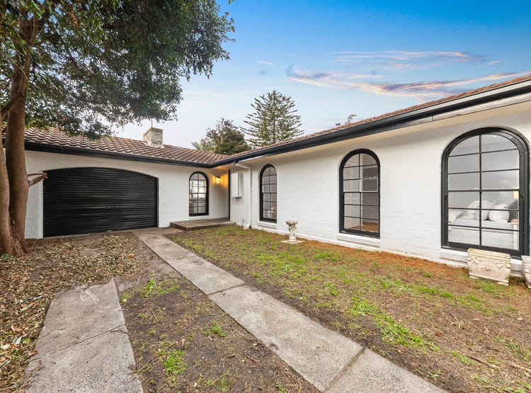 15 Overport Road, Frankston South, Vic 3199 House for Sale