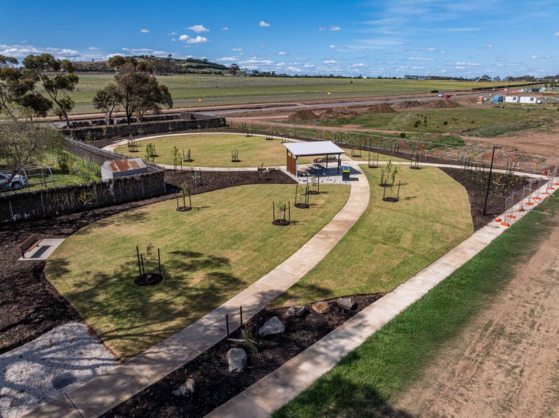 /international/au/2-davis-road-diggers-rest-vic-600032630/