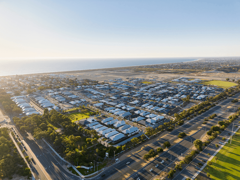 /international/au/ocean-parade-madora-bay-wa-600049200/