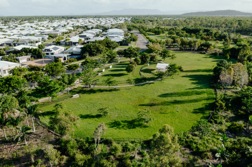 /international/au/brittlewood-avenue-mount-low-qld-600036403/