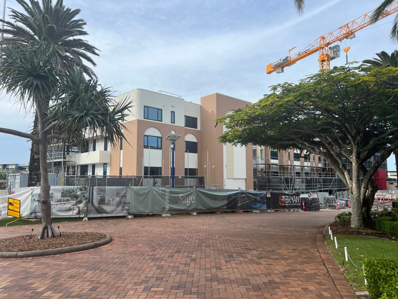 /international/au/2-springfield-drive-hope-island-qld-600044444/