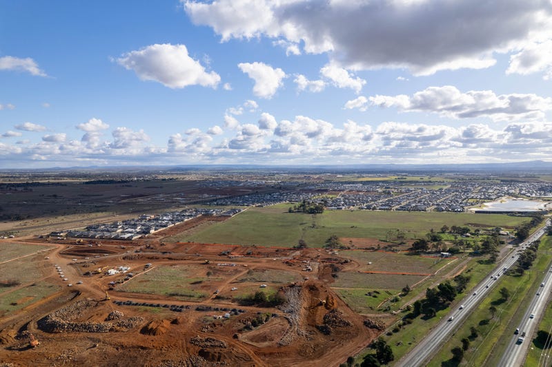 /international/au/2341-2421-western-highway-rockbank-vic-600049272/