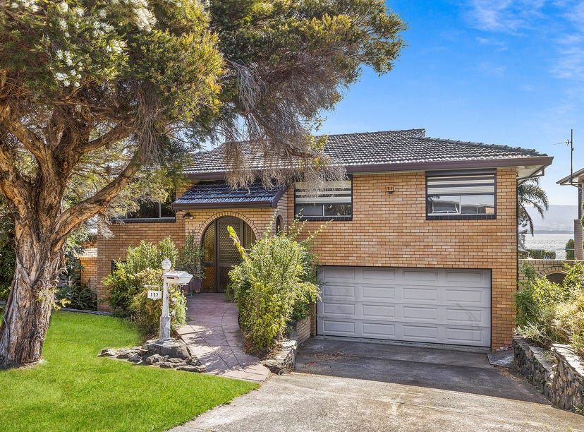 127 The Esplanade, Oak Flats, NSW 2529 House for Sale