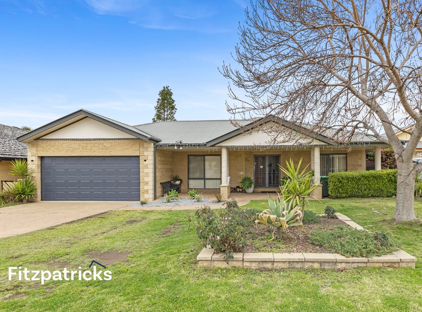 15 Woomera Place, Glenfield Park, NSW 2650 House for Sale